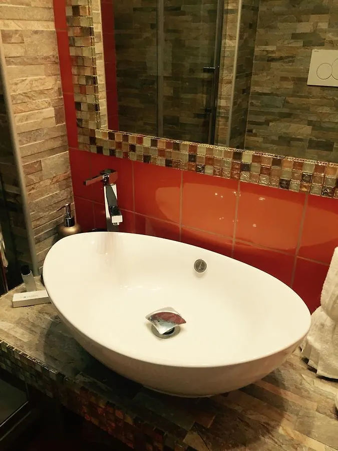 Hostel Atmos Luxe Navigli Mediolan
