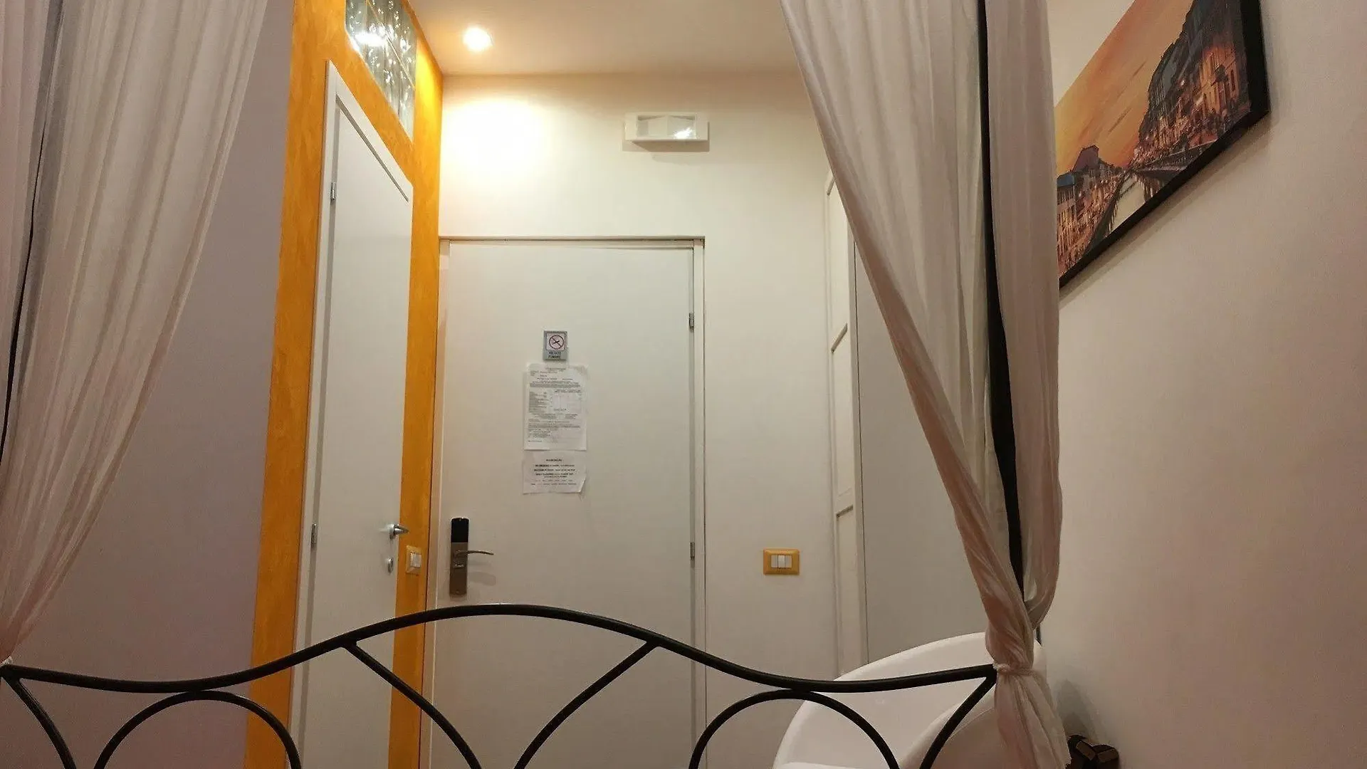 Hostel Atmos Luxe Navigli Mediolan