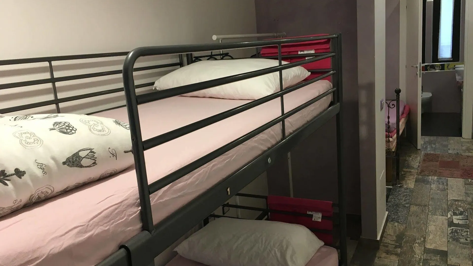 Hostel Atmos Luxe Navigli Mediolan 0*,