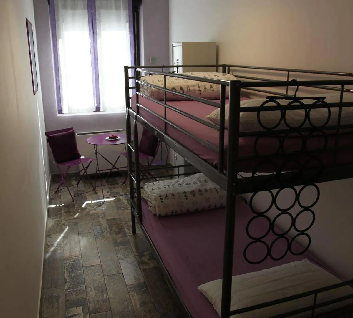 Hostel Atmos Luxe Navigli Mediolan Włochy